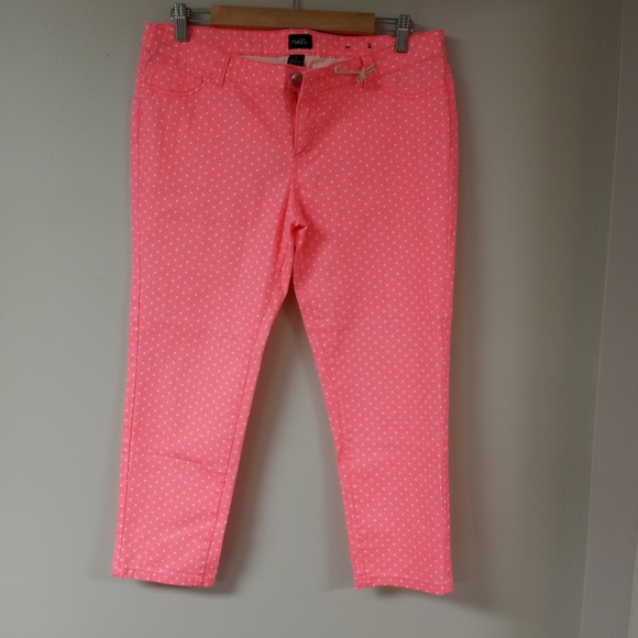Rue21 Pants - Rue 21 Coral Capri Pants